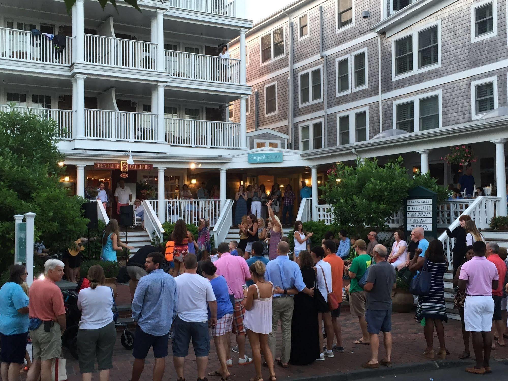 Vineyard Square Hotel And Suites Edgartown Exteriör bild