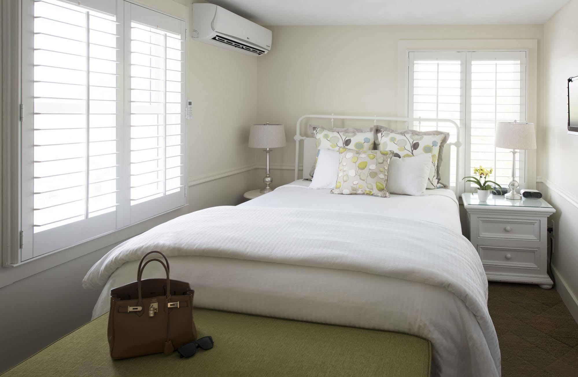 Vineyard Square Hotel And Suites Edgartown Exteriör bild