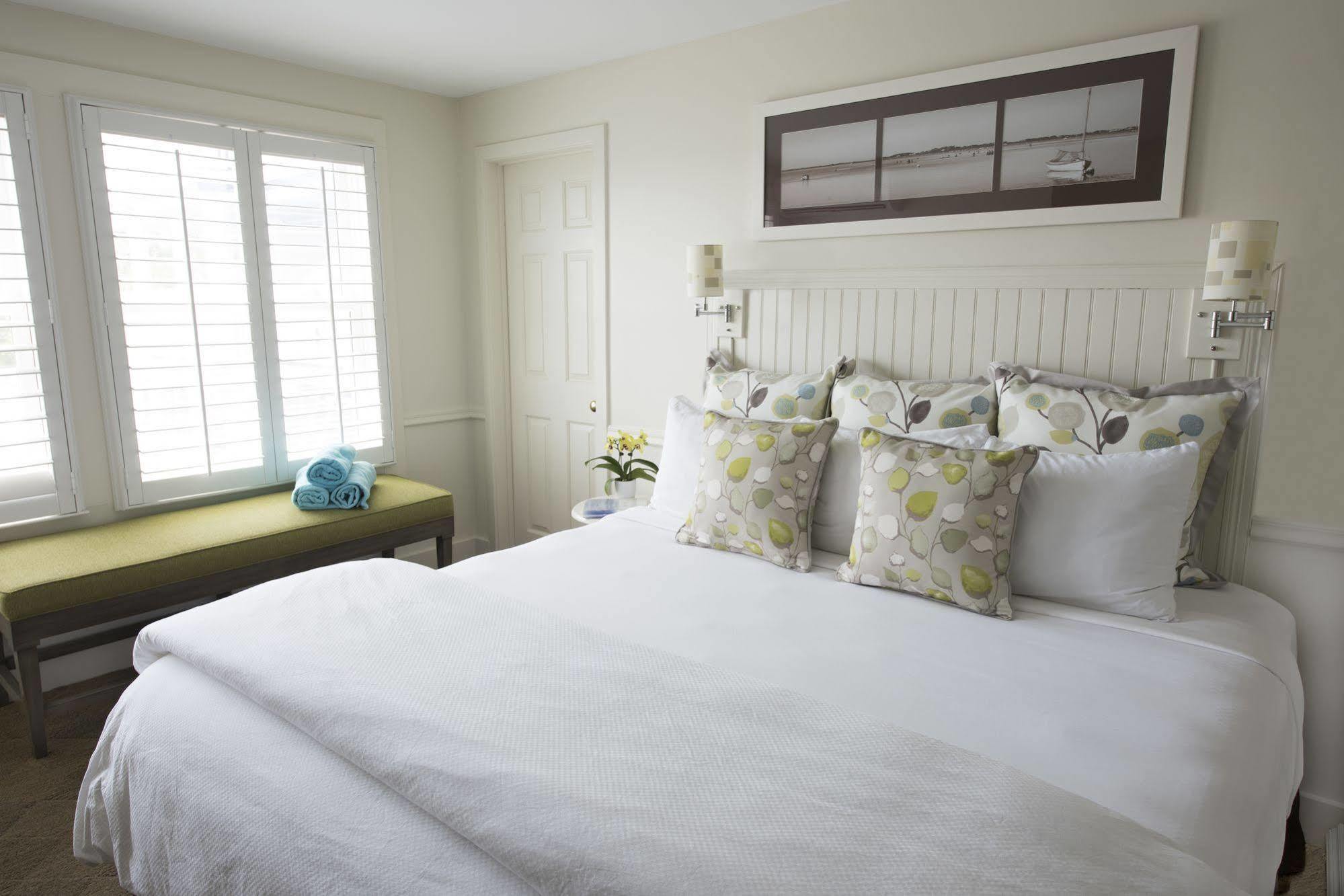 Vineyard Square Hotel And Suites Edgartown Exteriör bild